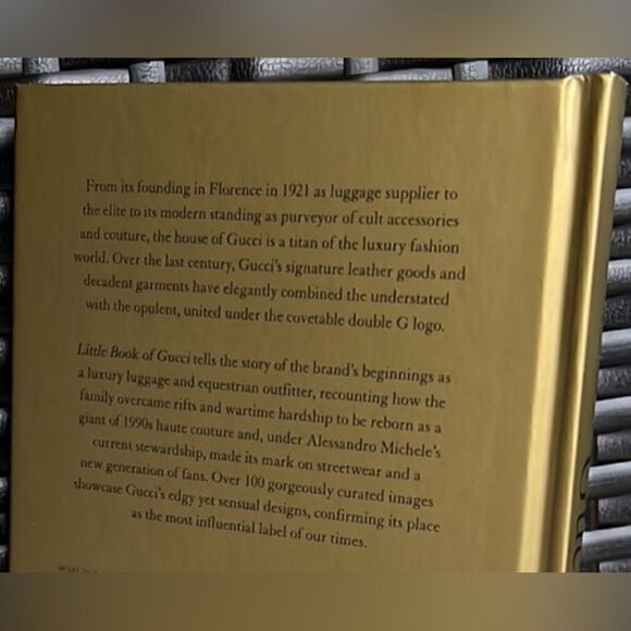 Little Book of Gucci – Fashion History Coffee Table Book - Picture 8 of 8